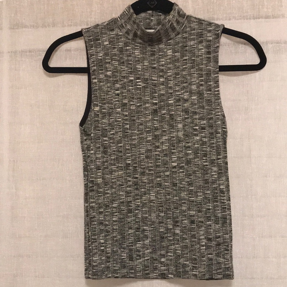 NWT tank✨